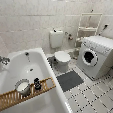 Apartamento Hafenkante - Monteur- & Gratis Wlan Mit Parkplatz Rostock